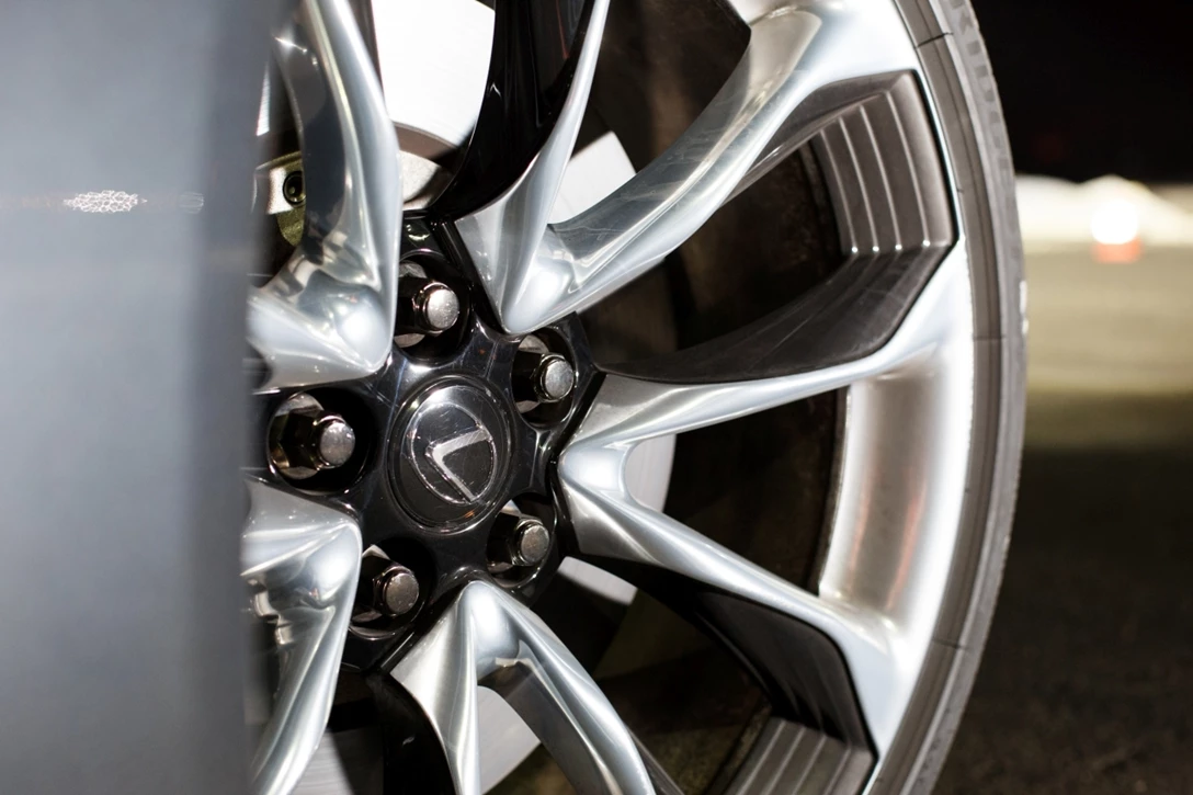 1590958-לקסוס LC (12).JPG