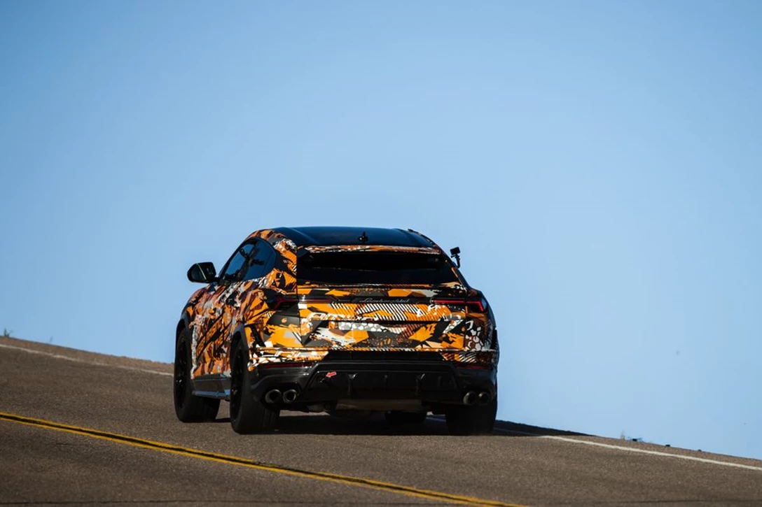 1664893-lamborghini-urus-pikes-peak-hill-climb-107-1660082662.jpg
