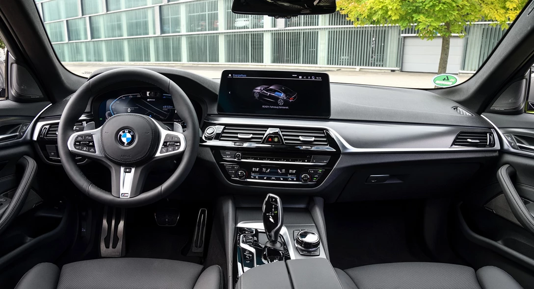 1655193-2021_bmw_545e_71_1920x1080.jpg