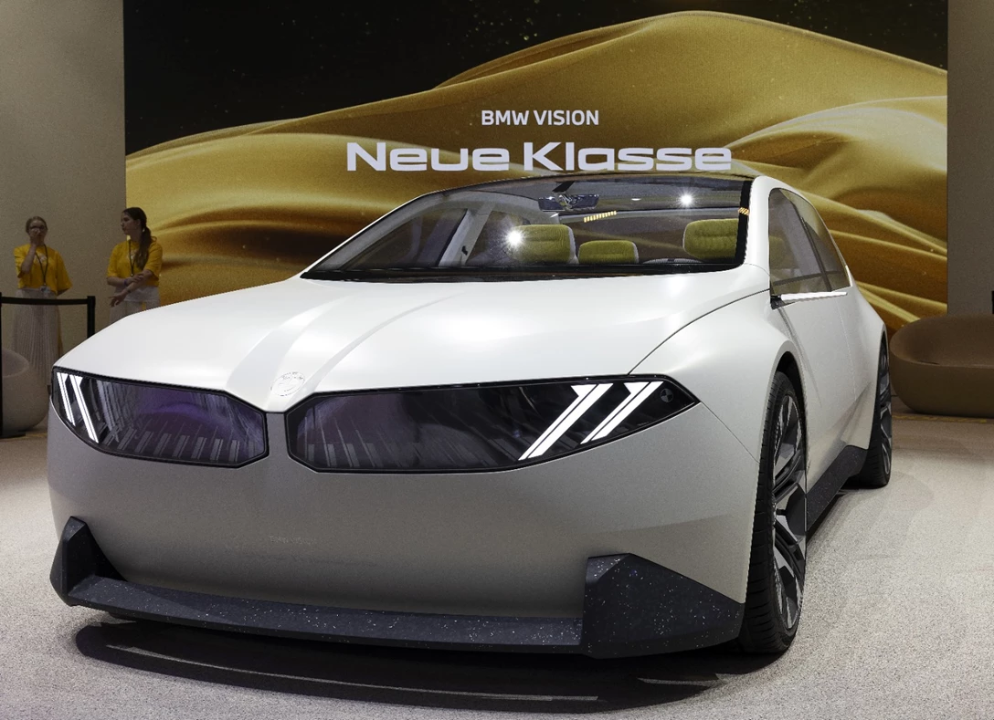 1688087-BMW NEUE KLASSE FRONT-min.jpg