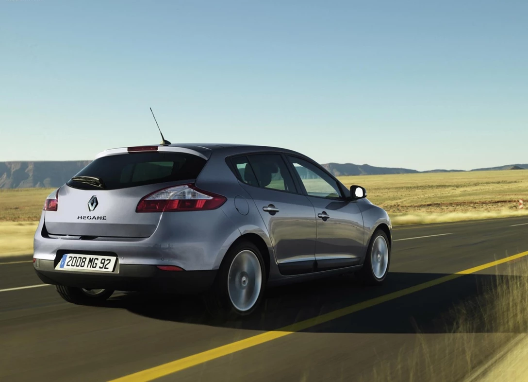 1600846-Renault-Megane-2009-1600-04.jpg