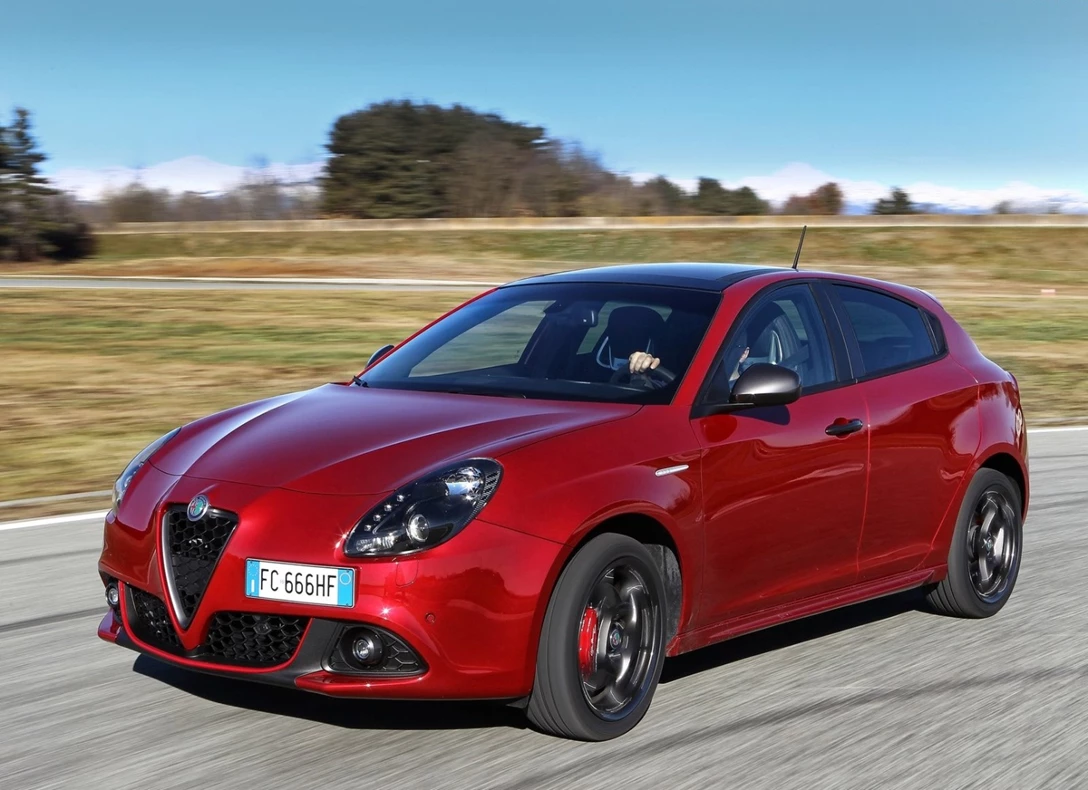 1658640-Alfa_Romeo-Giulietta-2019-03.jpg