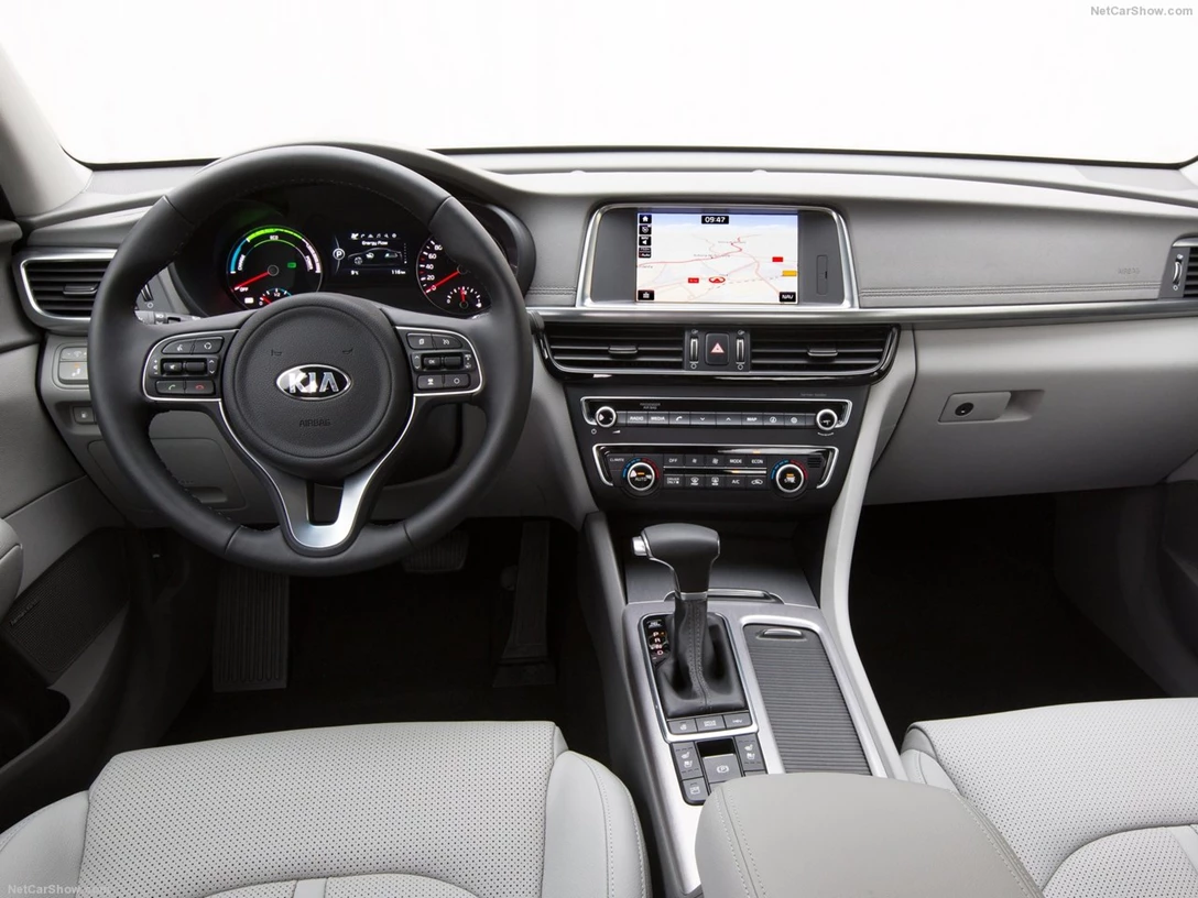 1588174-Kia-Optima_Plug-In_Hybrid 4.jpg