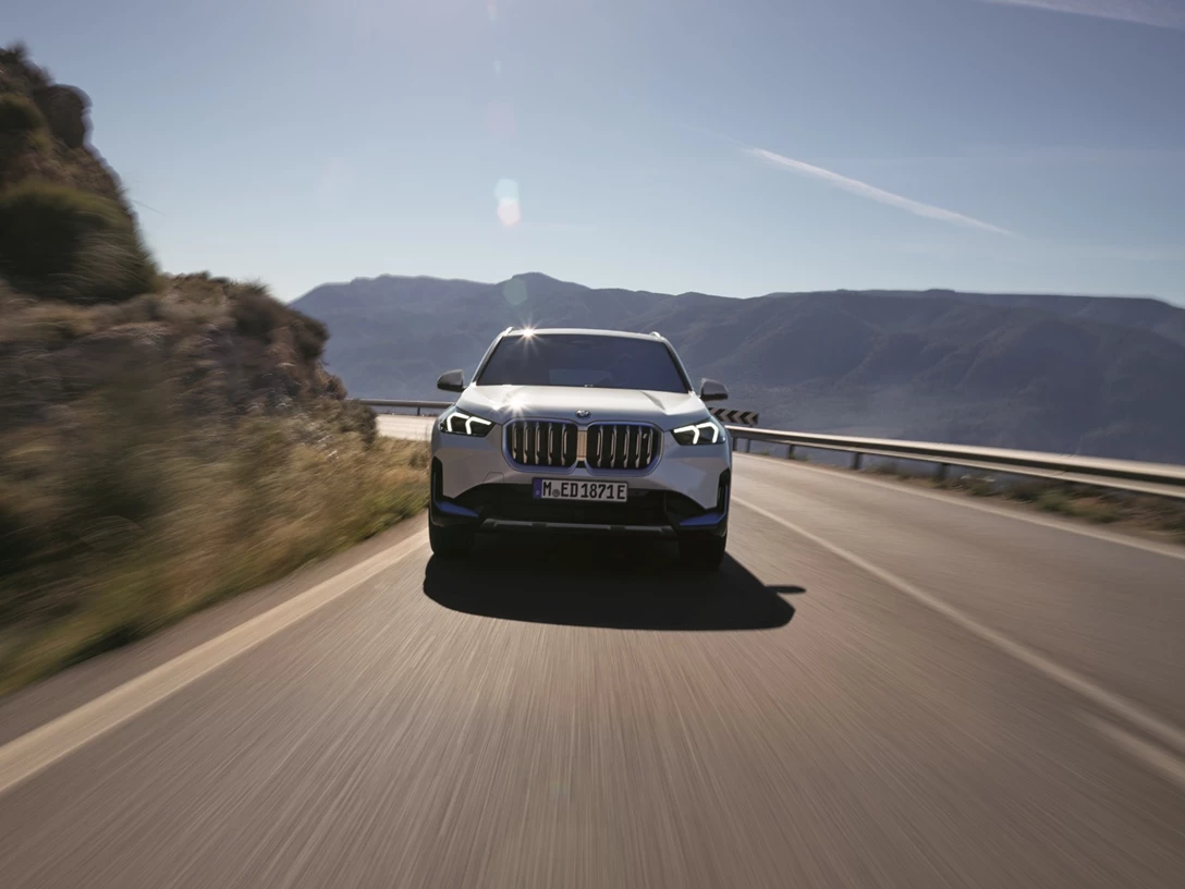 1672363-bmw ix1 (3).jpg