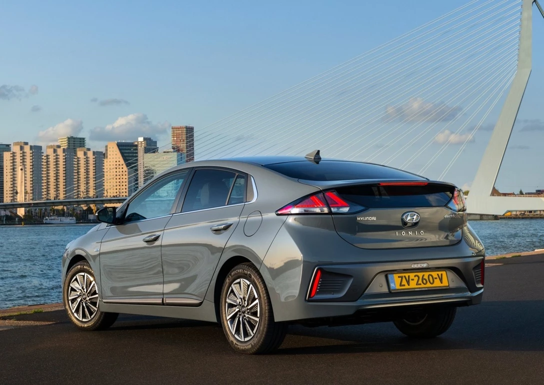 1636197-Hyundai-Ioniq-2020-05.jpg