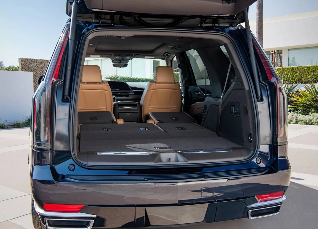 1695212-Cadillac-Escalade-2024-11.jpg