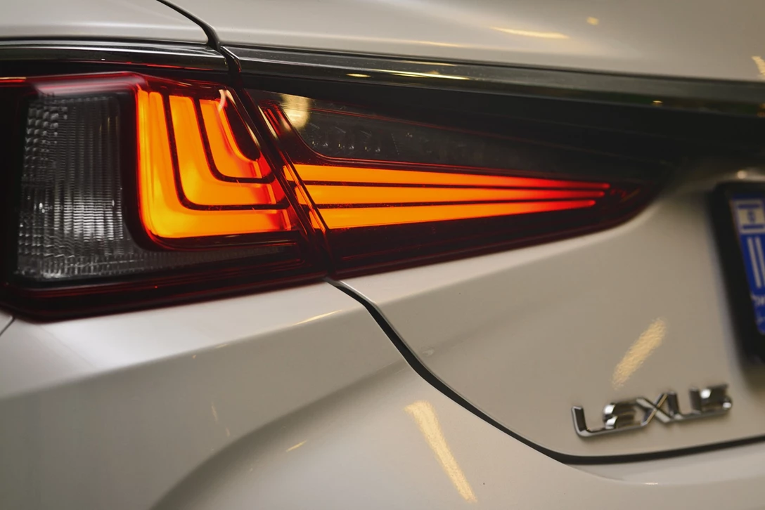 1612125-לקסוס ES - מבחן דרכים (8).jpg