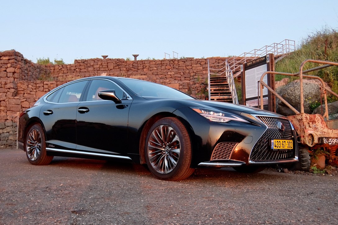 1643083-לקסוס LS מבחן דרכים - 4.jpeg