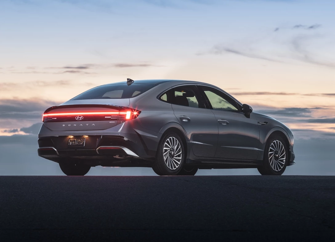 1699773-Hyundai-Sonata-2024-main-02-FL.jpg