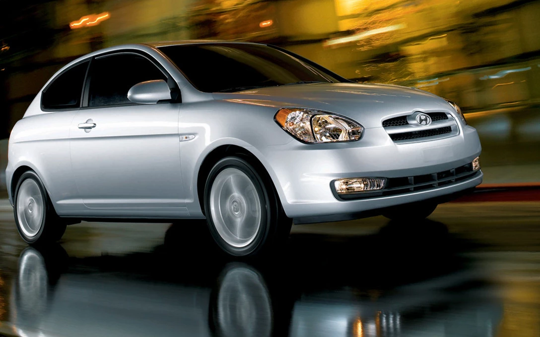 1696308-Hyundai-Accent-2010-1280-02.jpg