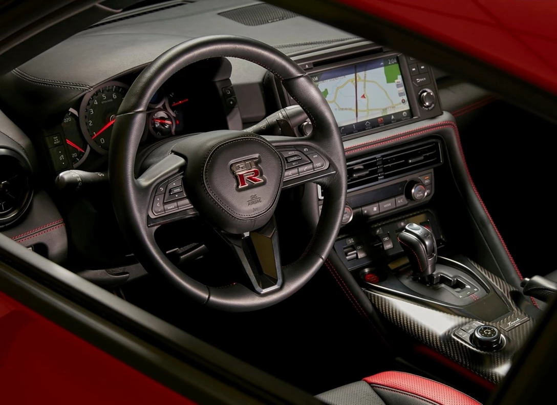 1670720-Nissan-GT-R_Track_Edition-06.jpg