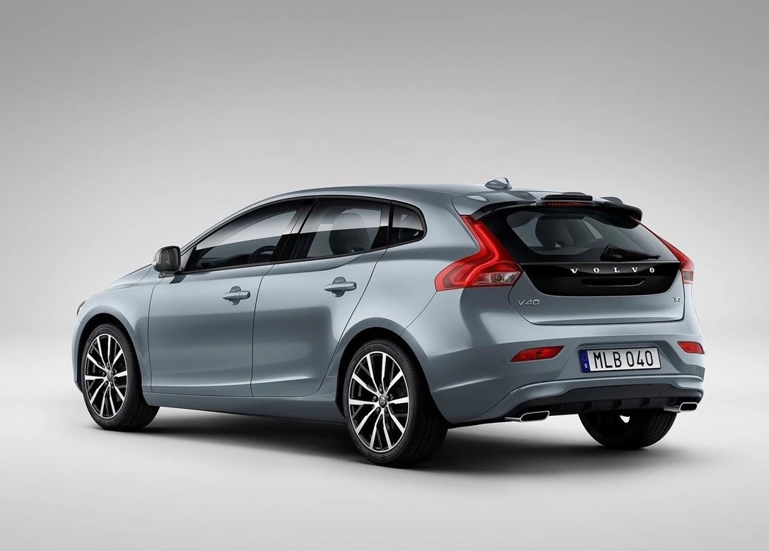 1664004-Volvo-V40-2017-02.jpg
