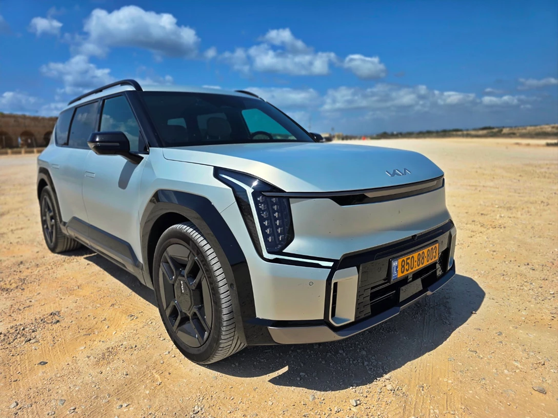 1712128-kia ev (110).jpg