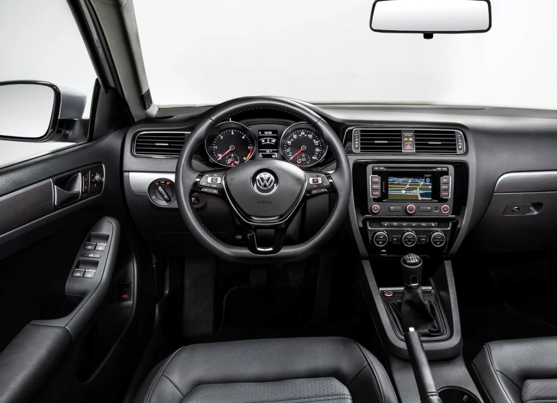 1671377-Volkswagen-Jetta-2018-04.jpg