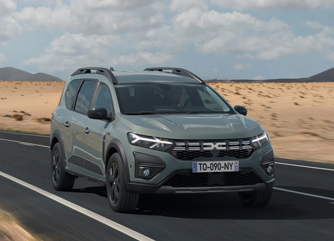 1682490-Dacia-Jogger-2023-01.jpg