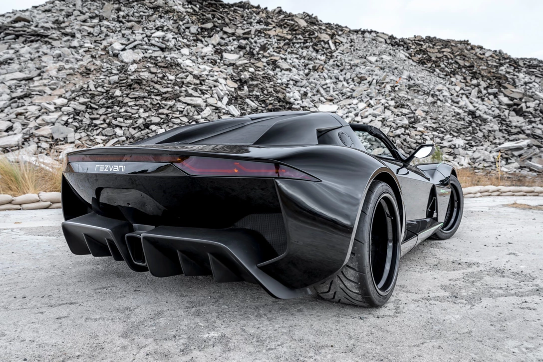 1590351-rezvani_beast_alpha_x_rear.jpg
