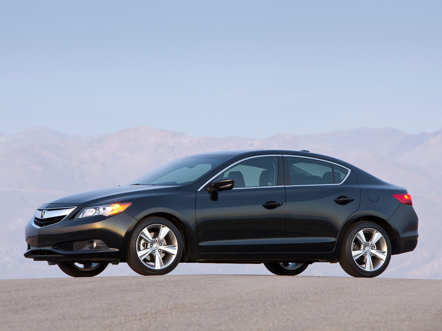 1577627_acura_ilx_2012_2.jpg