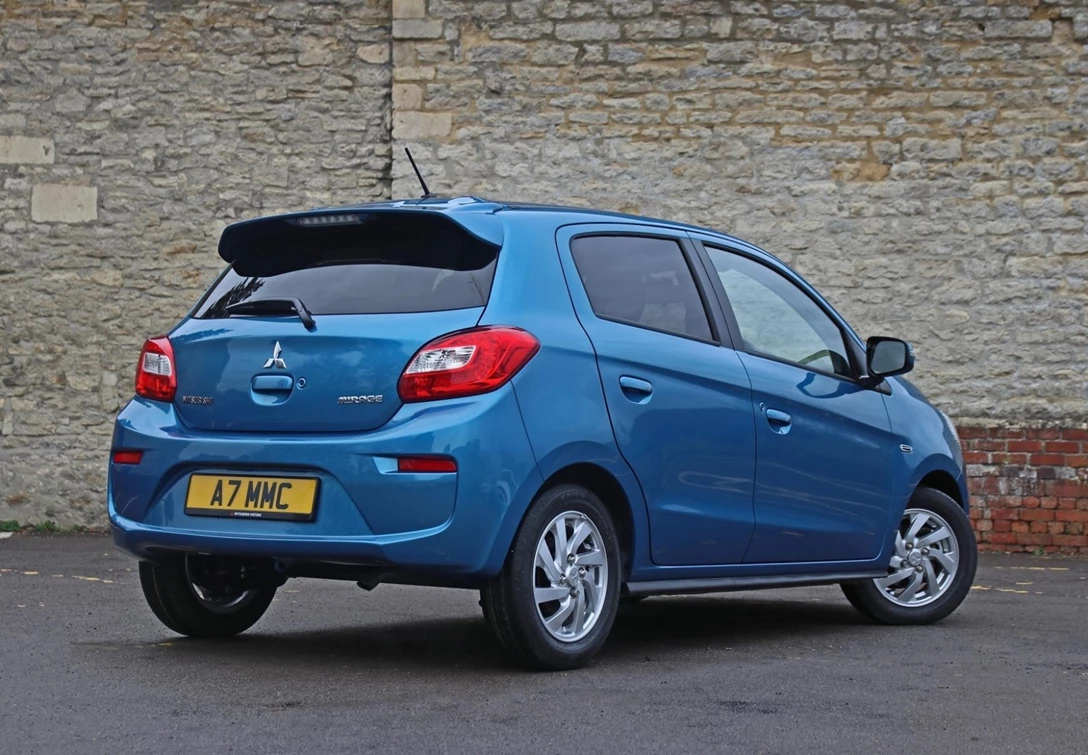 1643319-Mitsubishi_Space Star-2016-02.jpg