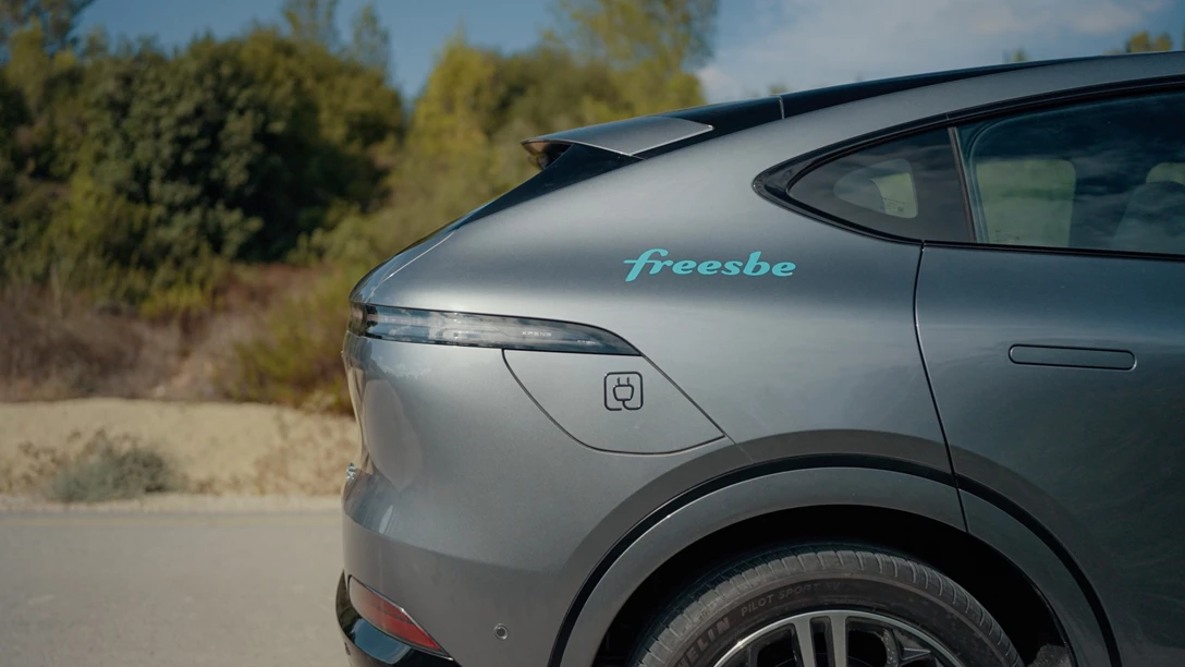 1701387-Xpeng G6 2024.00_53_36_20.Still033.jpg