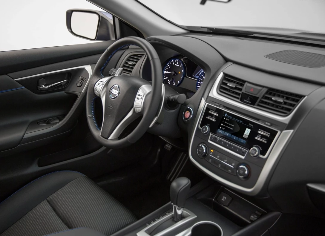 1660455-Nissan-Altima-2018-05.jpg
