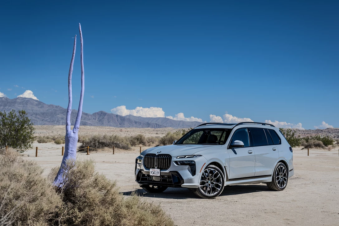 1670011-BMW X7 40i brooklyn grey 021.jpg