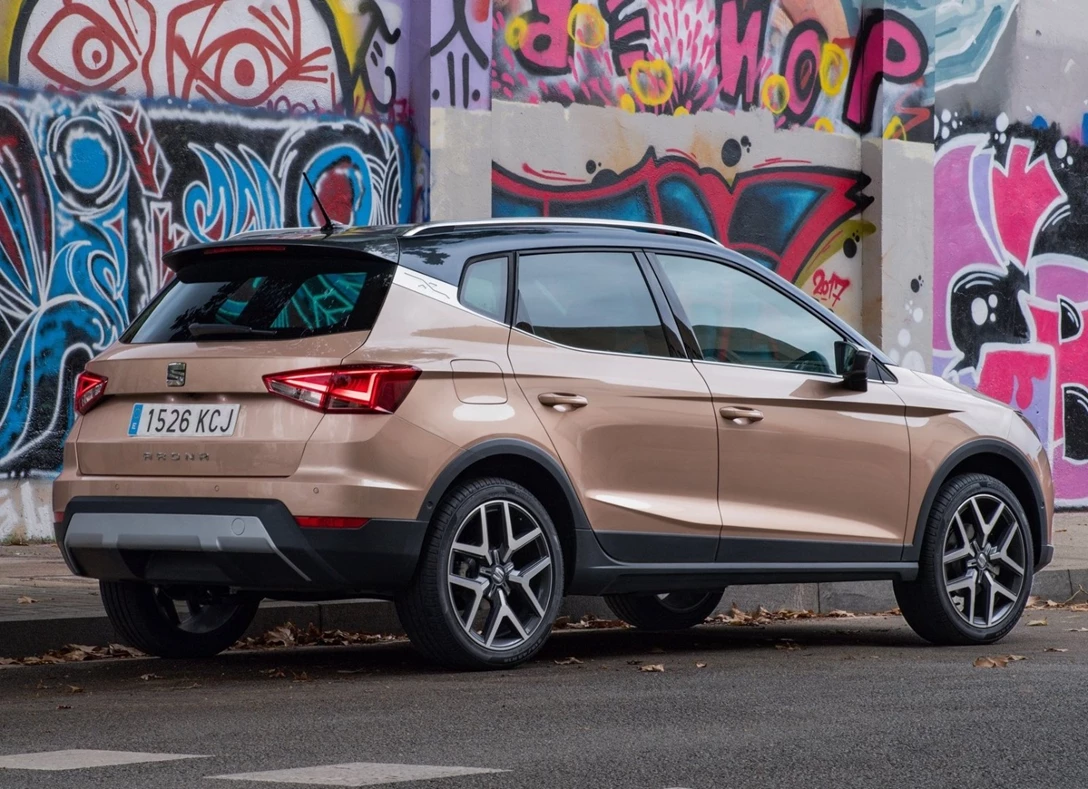 1639805-Seat-Arona-2020-03.jpg