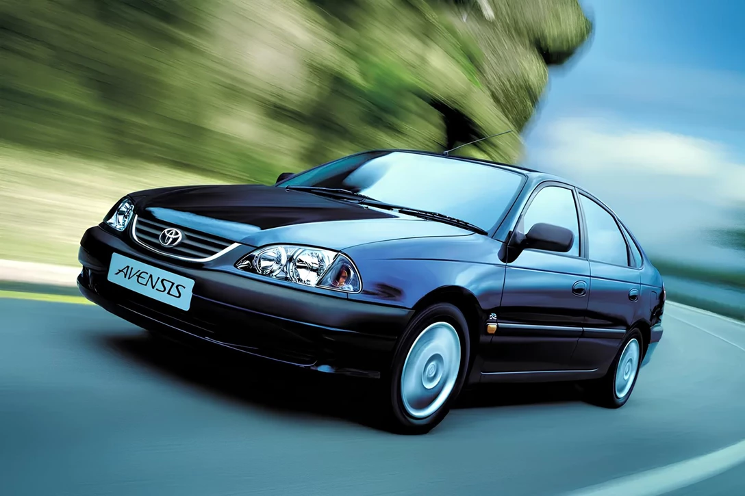 Toyota-Avensis-1998-2003-06.jpg