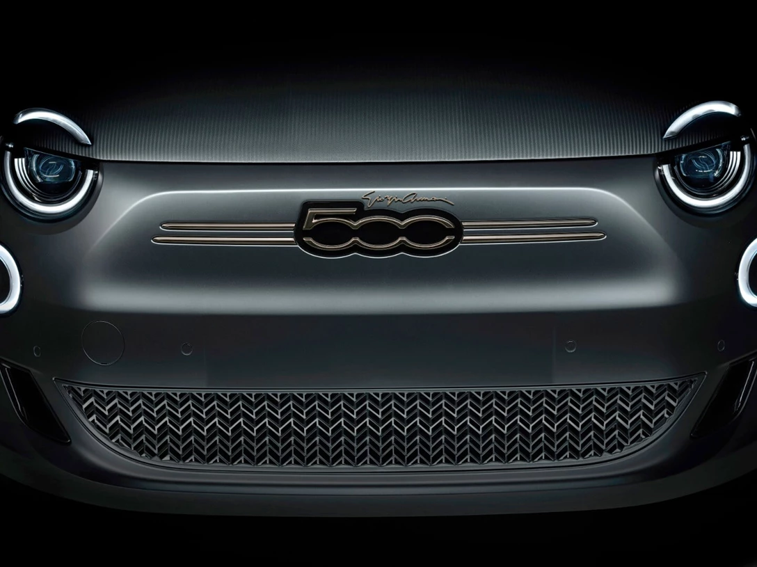 1631420-01_500 Giorgio Armani.jpg