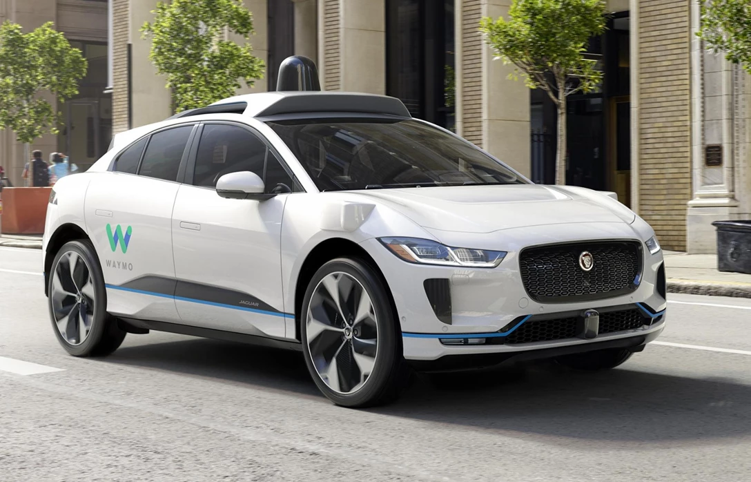 1593423-MWaymo Jaguar Land Rover I-PACE 4.jpg