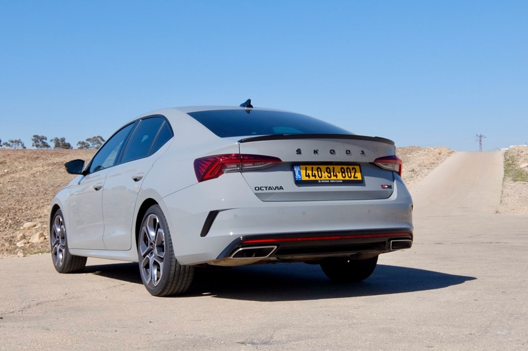 1639994-סקודה אוקטביה מבחן דרכים - 1.jpeg