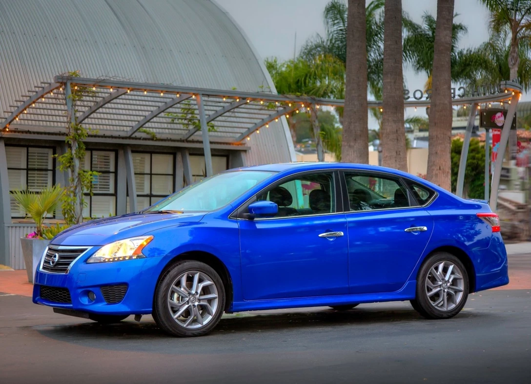 1666477-2018_nissan_sentra_01 02.jpg