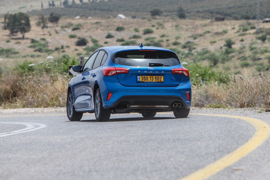 1643201-פורד פוקוס מול סיאט לאון מבחן דרכים - 1.jpeg