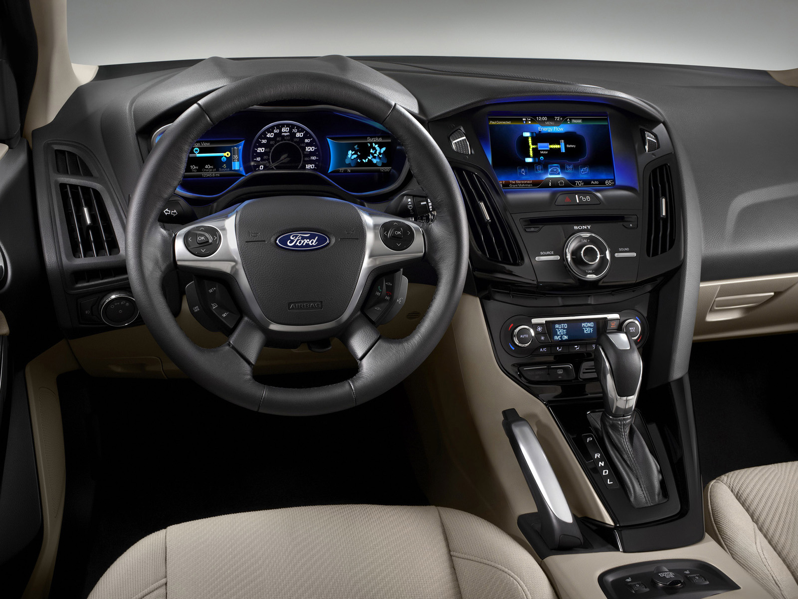 1575924_ford_focus_4.jpg