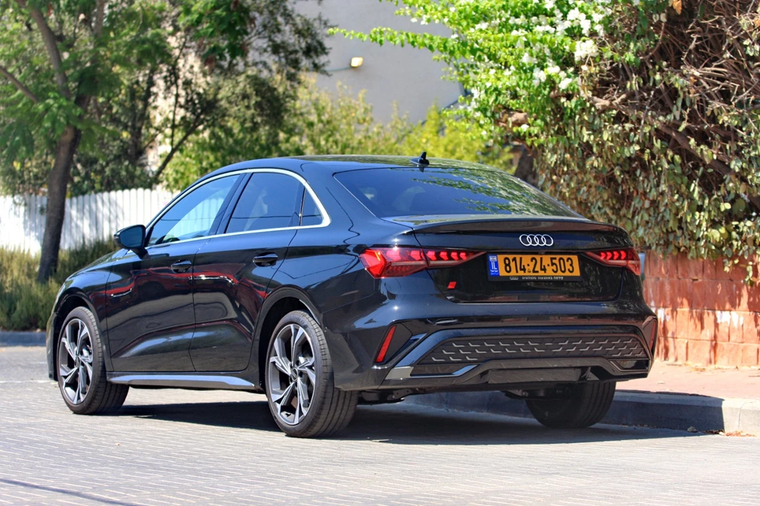 1702054-A3AUDI (51).JPG