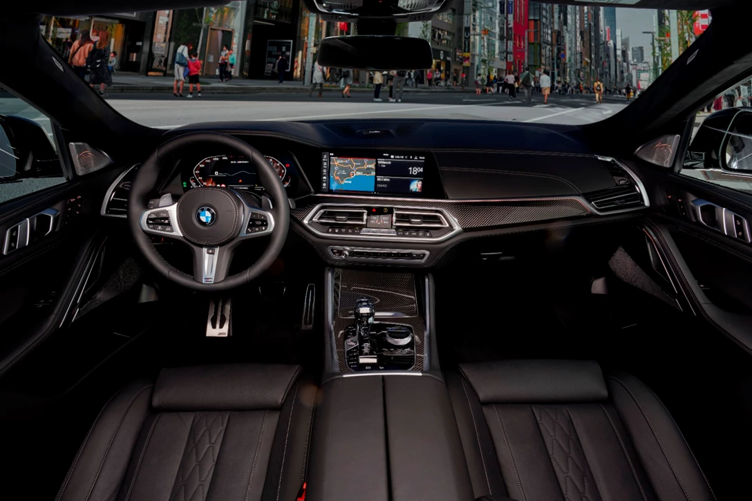 1619063-P90356716_highRes_the-new-bmw-x6-inter.jpg