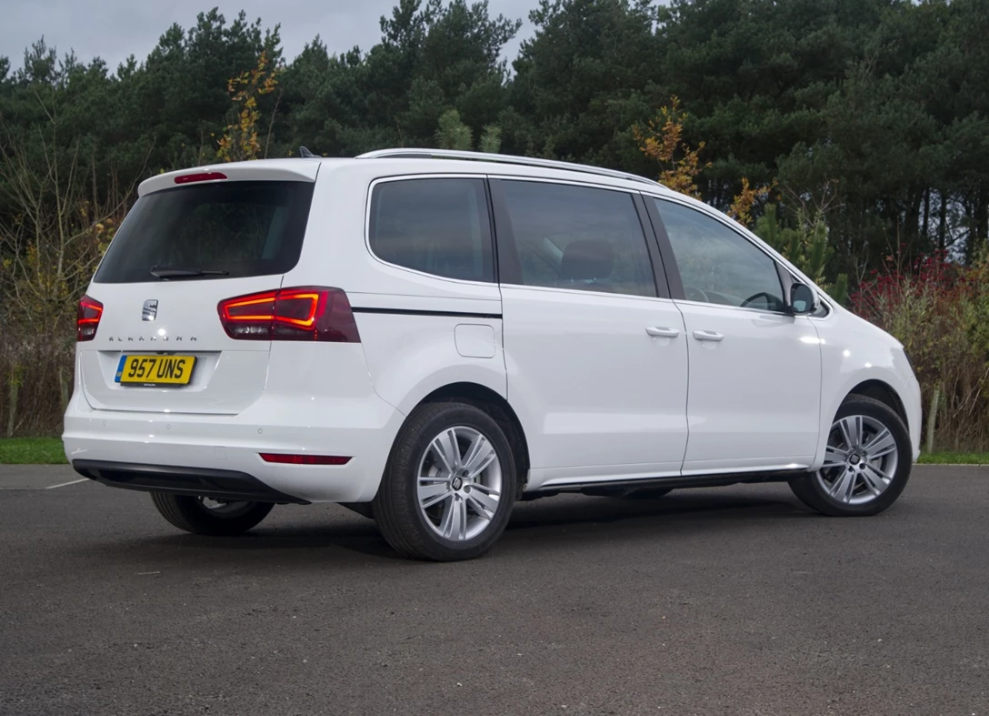 1665152-Seat-Alhambra-2017-03.jpg