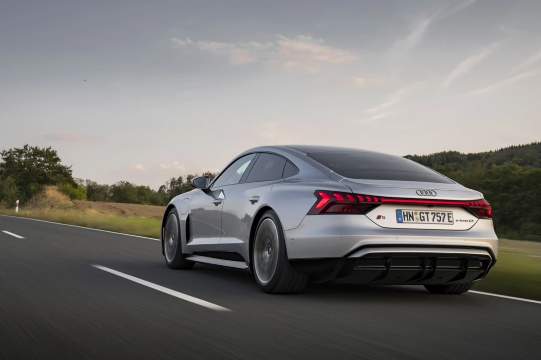 1703598-S e-tron GT3.jpg