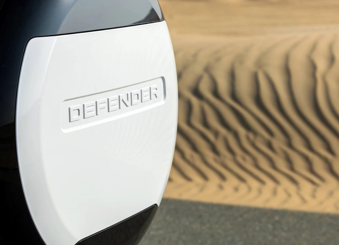 Land_Rover-Defender_90-2025 (19).jpg