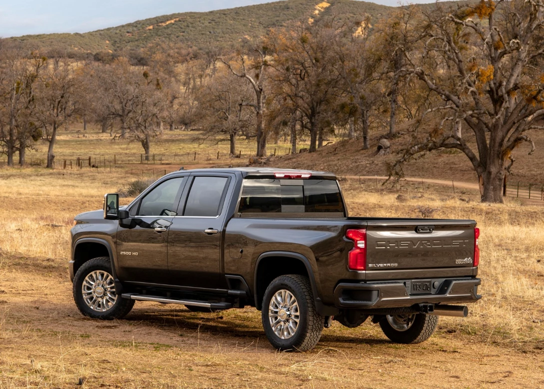 1679625-Chevrolet-Silverado_HD-2023-03.jpg