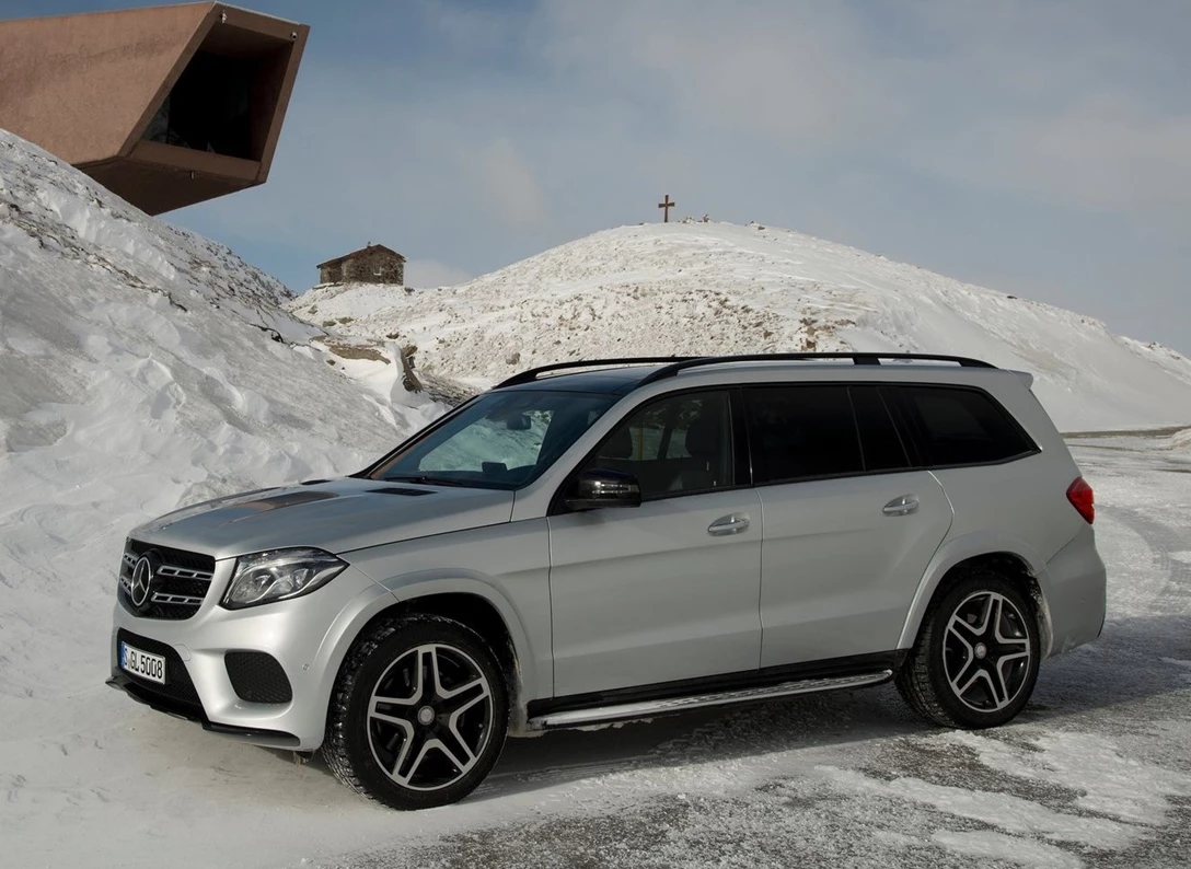 1669503-Mercedes-Benz-GLS-2018-04.jpg