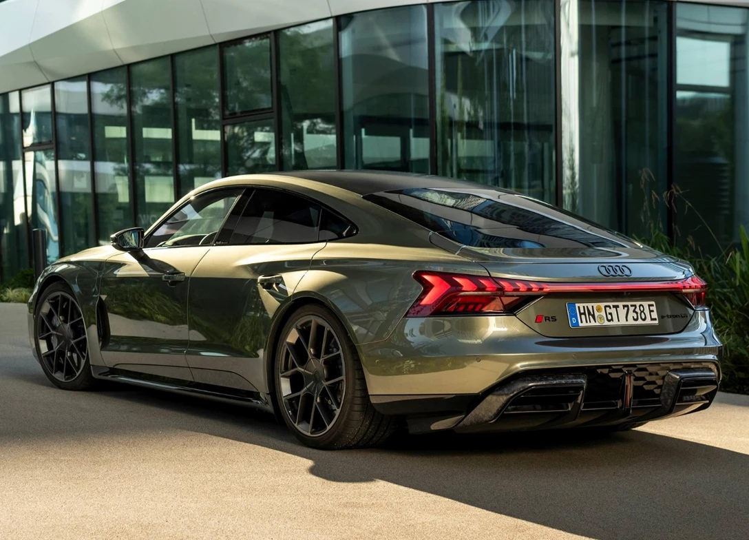 1703631-Audi-e-tron_GT-2024-03.jpg