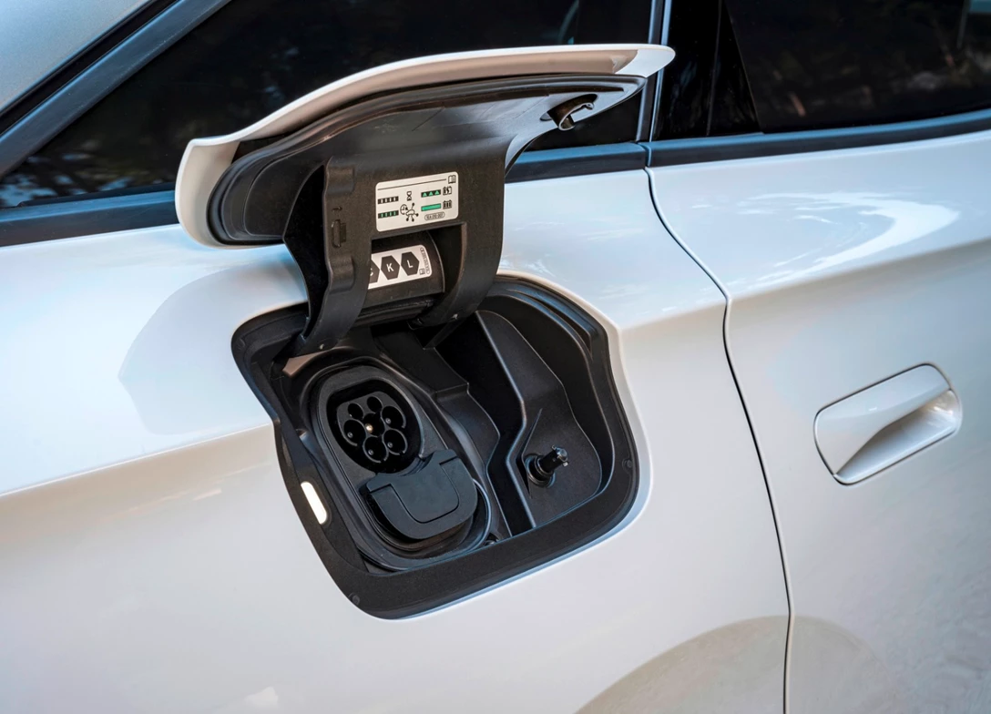 1704003-Volkswagen ID.7-2024-13.jpg