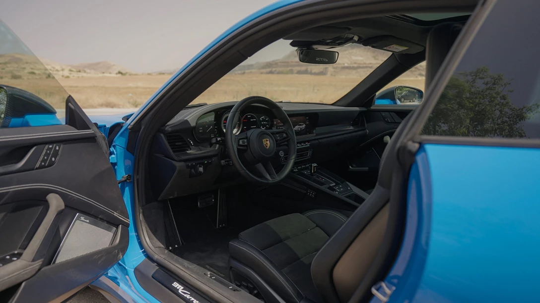 1664857-Porsche 992 GTS.01_45_43_23.Still010.jpg