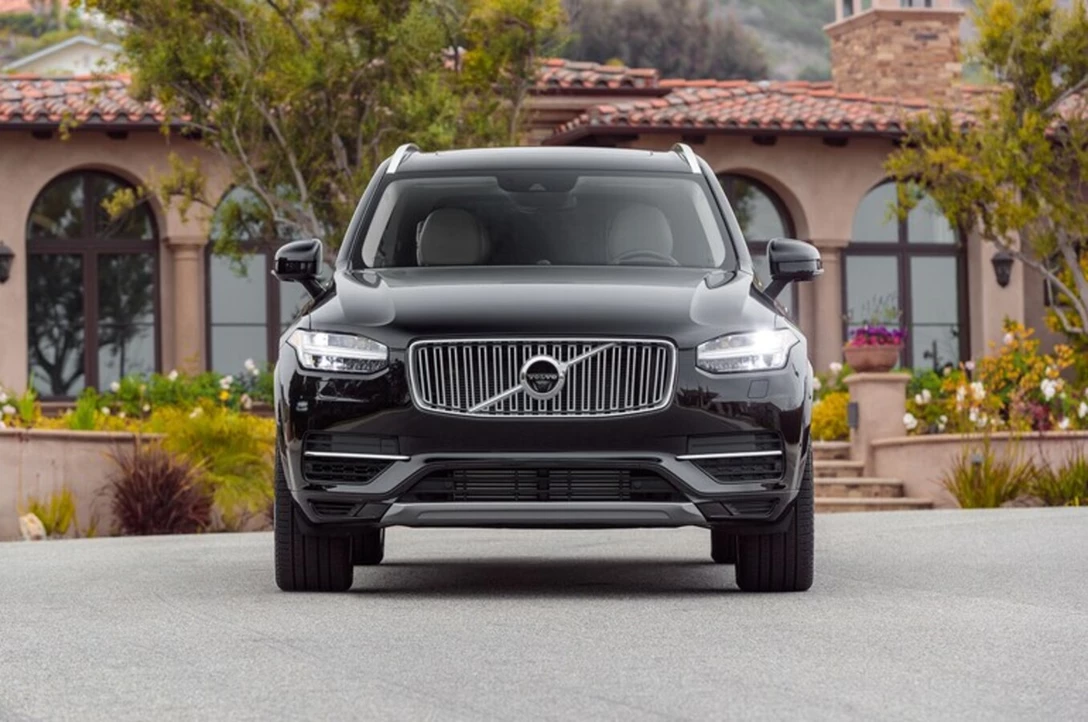 1646690-2018-Volvo-XC90-T8-Excellence-front.jpg