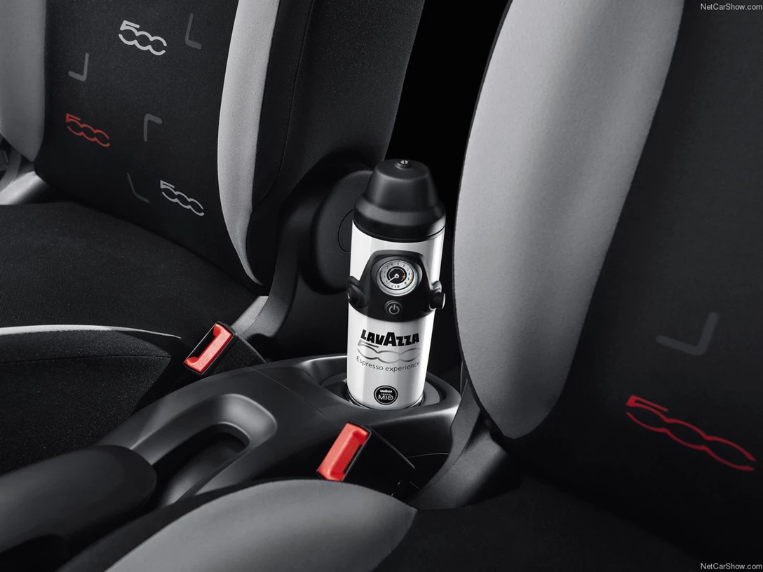 1588257-Fiat-500L 6.jpg