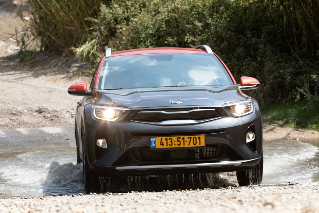 1614688-קיה סטוניק מול סיאט ארונה מבחן דרכים (9).jpg