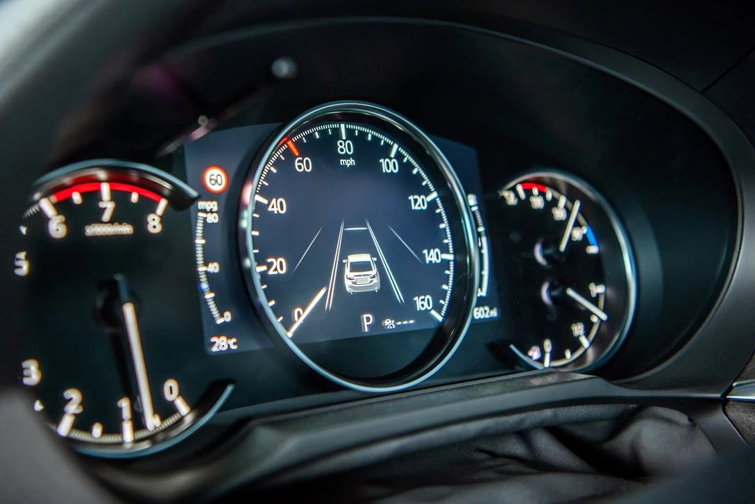 1609577-מאזדה 6 ו-בס-3 החדשים בישראל (6).jpg