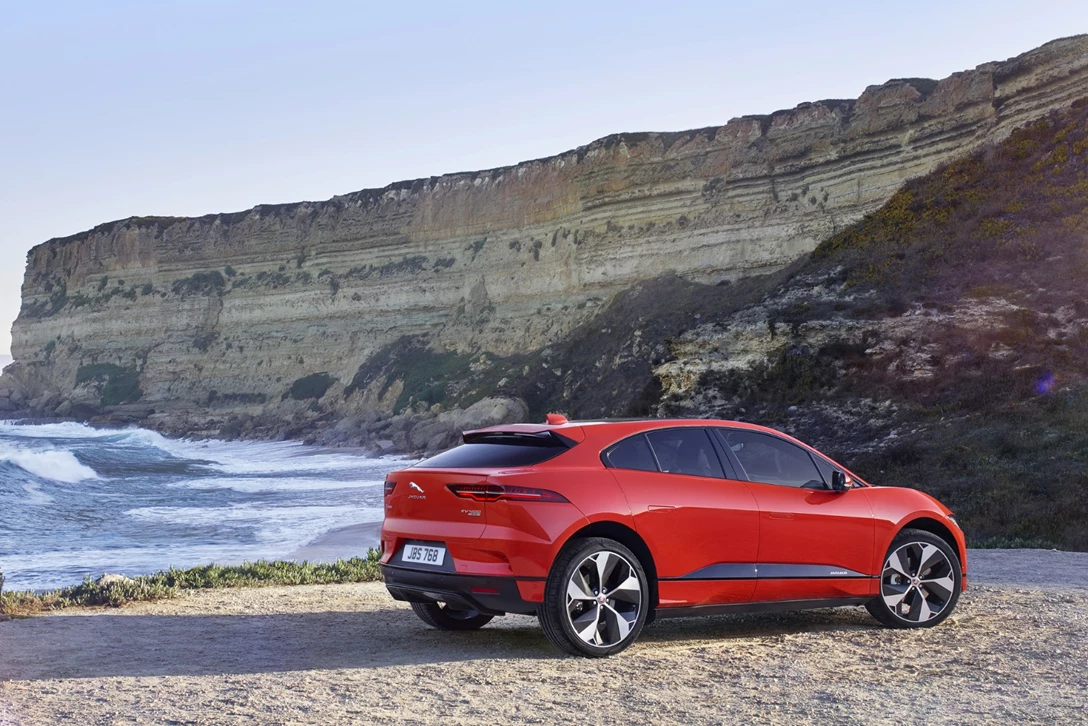 1591875-יגואר i-PACE החדש 2018 נחשף (3).jpg