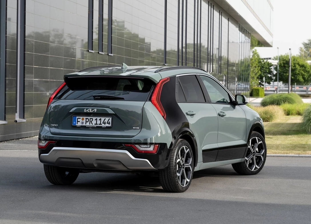 1677597-Kia-Niro-2023-03.jpg