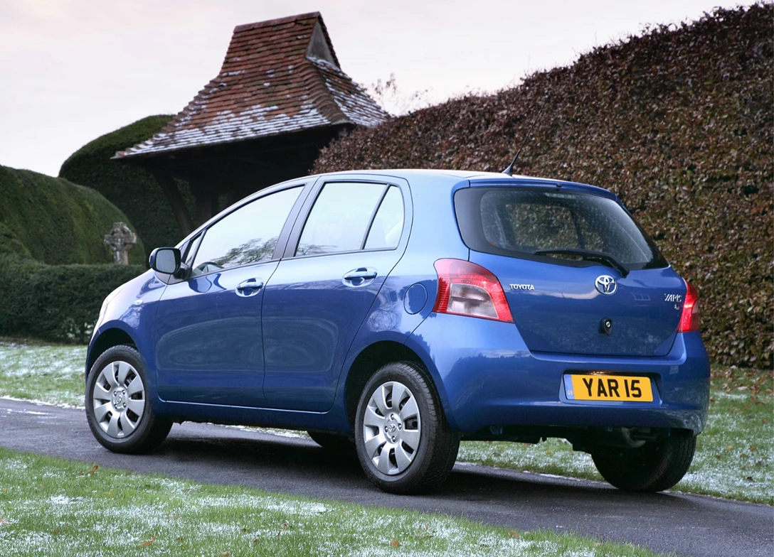 1686613-Toyota-Yaris-2008-03.jpg